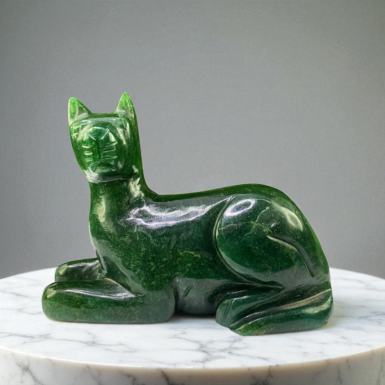 Aventurine Jade Cat Carving – Lucky Green Gemstone Animal Sculpture