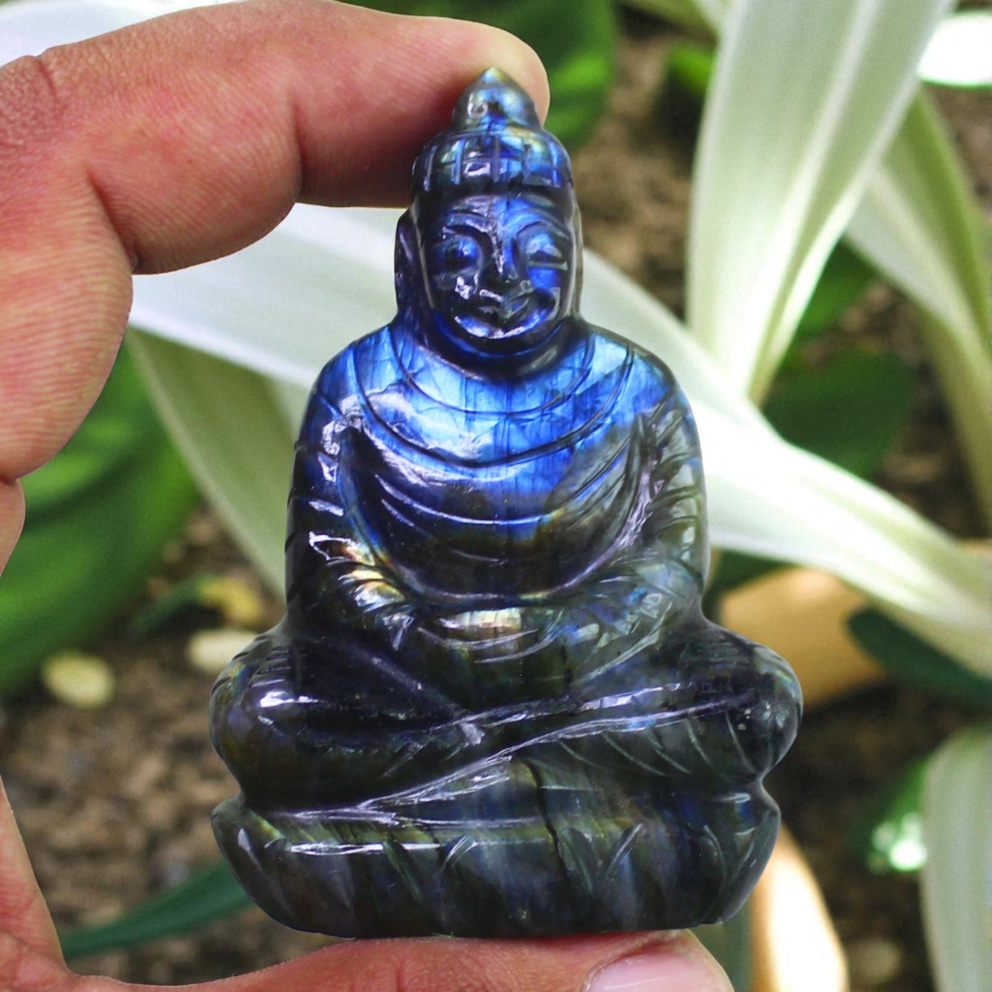 Super Color Sheen Nat. Labradorite Gemstone Meditating Buddha Carved Figure
