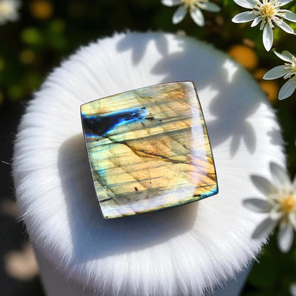 Elegant Nat. Color Sheen Labradorite Gemstone Shiva Carved Cabochon