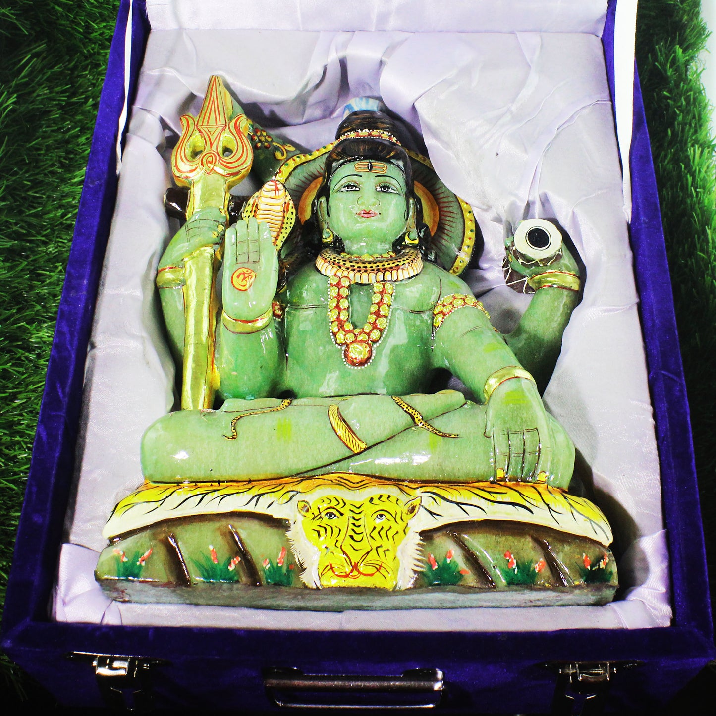 Nat. Jade Gemstone Shiva Figure Carved with 22 Carat Gold Work Paint