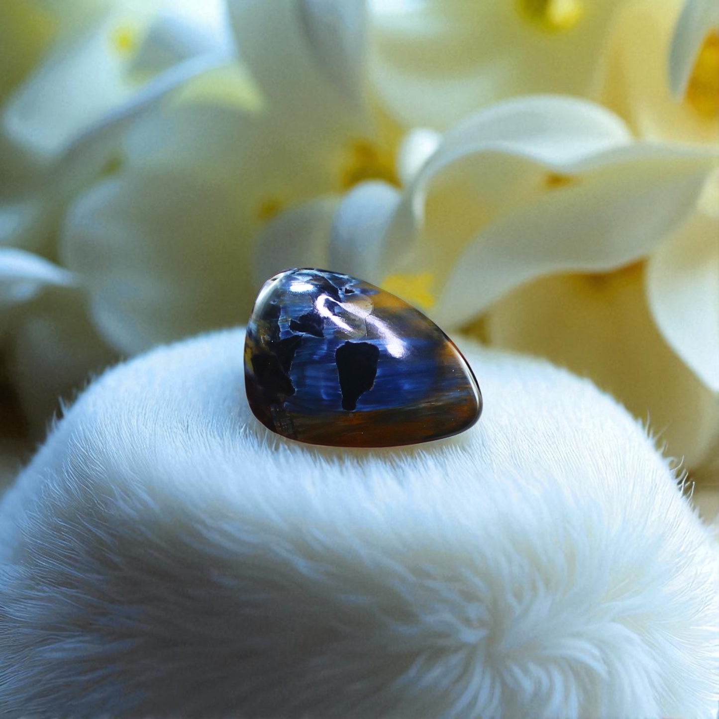 Premium Quality Pietersite Cab – Eye-Catching Mix of Golden, Red & Indigo Fibers
