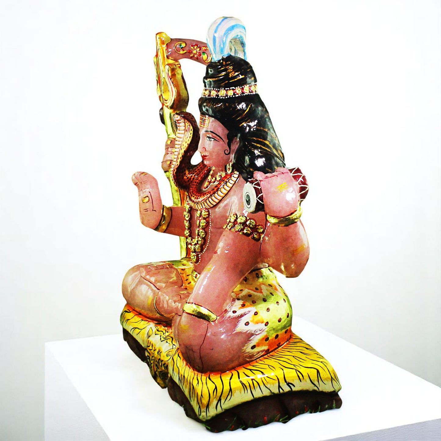 Nat. Rose Quartz Gemstone Shiva Figure Carved with 22 Carat Gold Work Paint