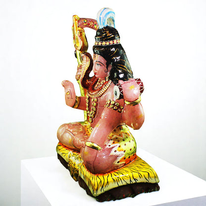 Nat. Rose Quartz Gemstone Shiva Figure Carved with 22 Carat Gold Work Paint
